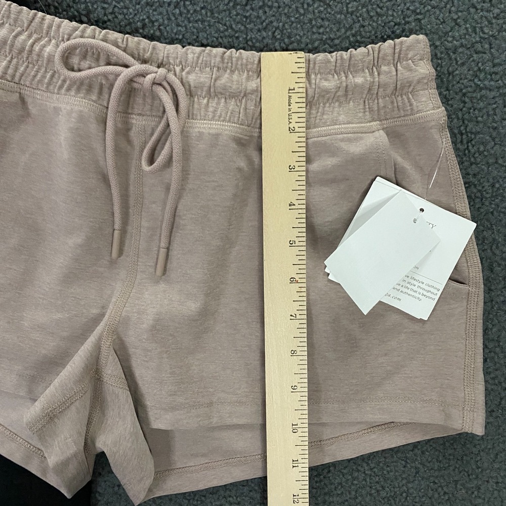 Beyond Yoga Set of 2 size XS Twist Through Leggings Worked Up Shorts NWT - Picture 5 of 16